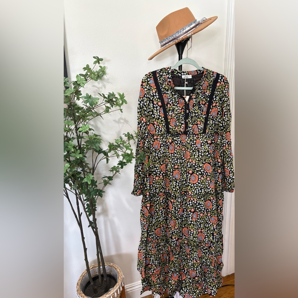 Chic Long Sleeve Floral Dress nwt medium
